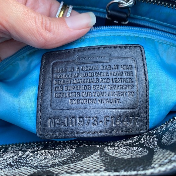 Coach chelsea Black and Gray Signature Tote - Picture 11 of 11